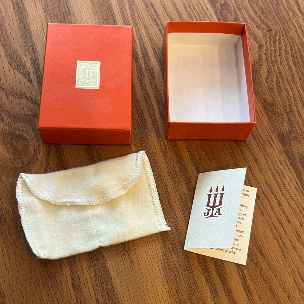 Vintage James Avery gift box, DOUBLE dust bag, and card insert.